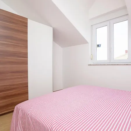 Apartment Amix Srima